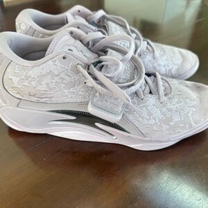 Men Jordan Zion 3 SE basketball sneakers. Size 12.5.